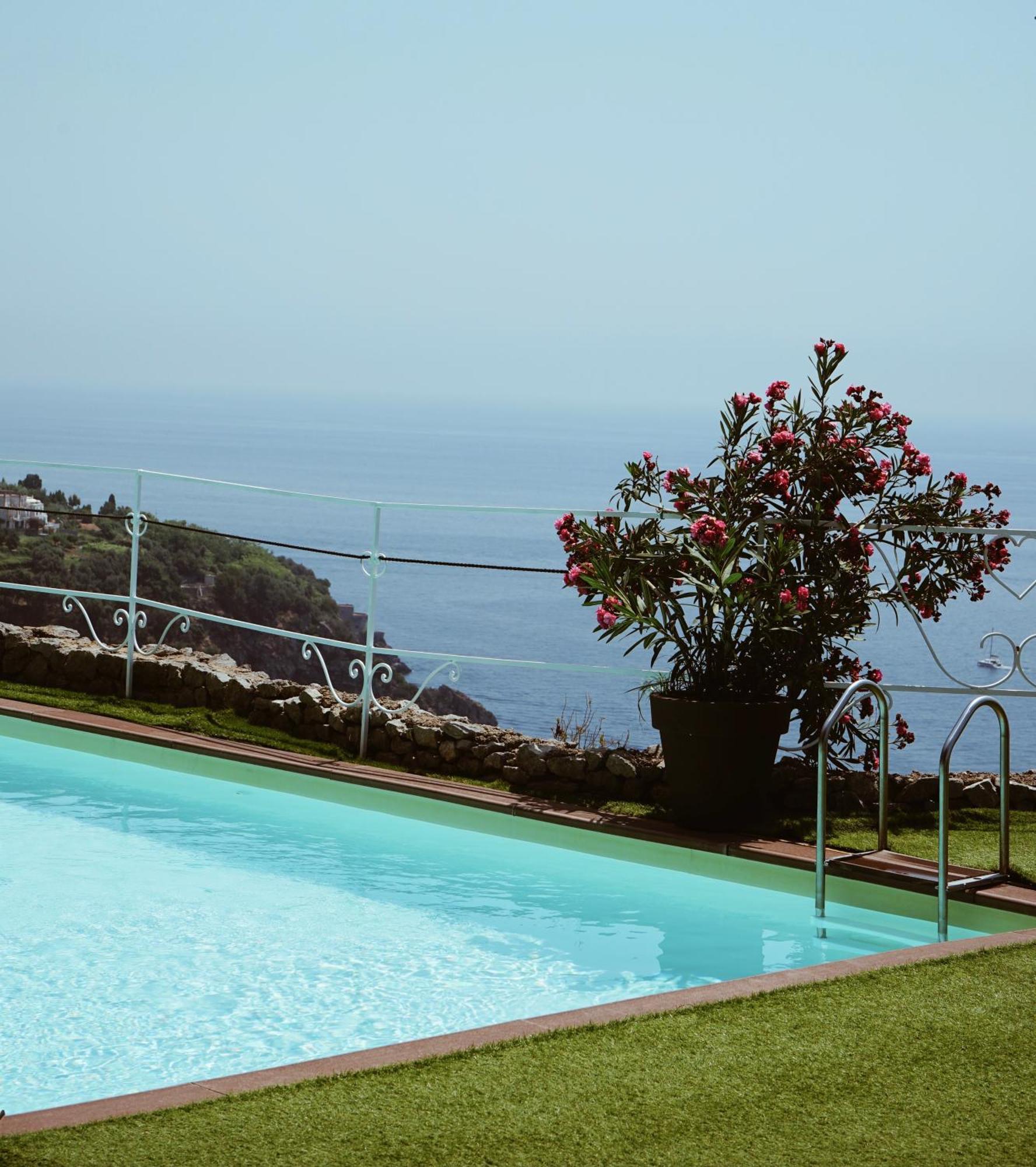Hotel Piccolo Sant'Andrea Praiano Esterno foto