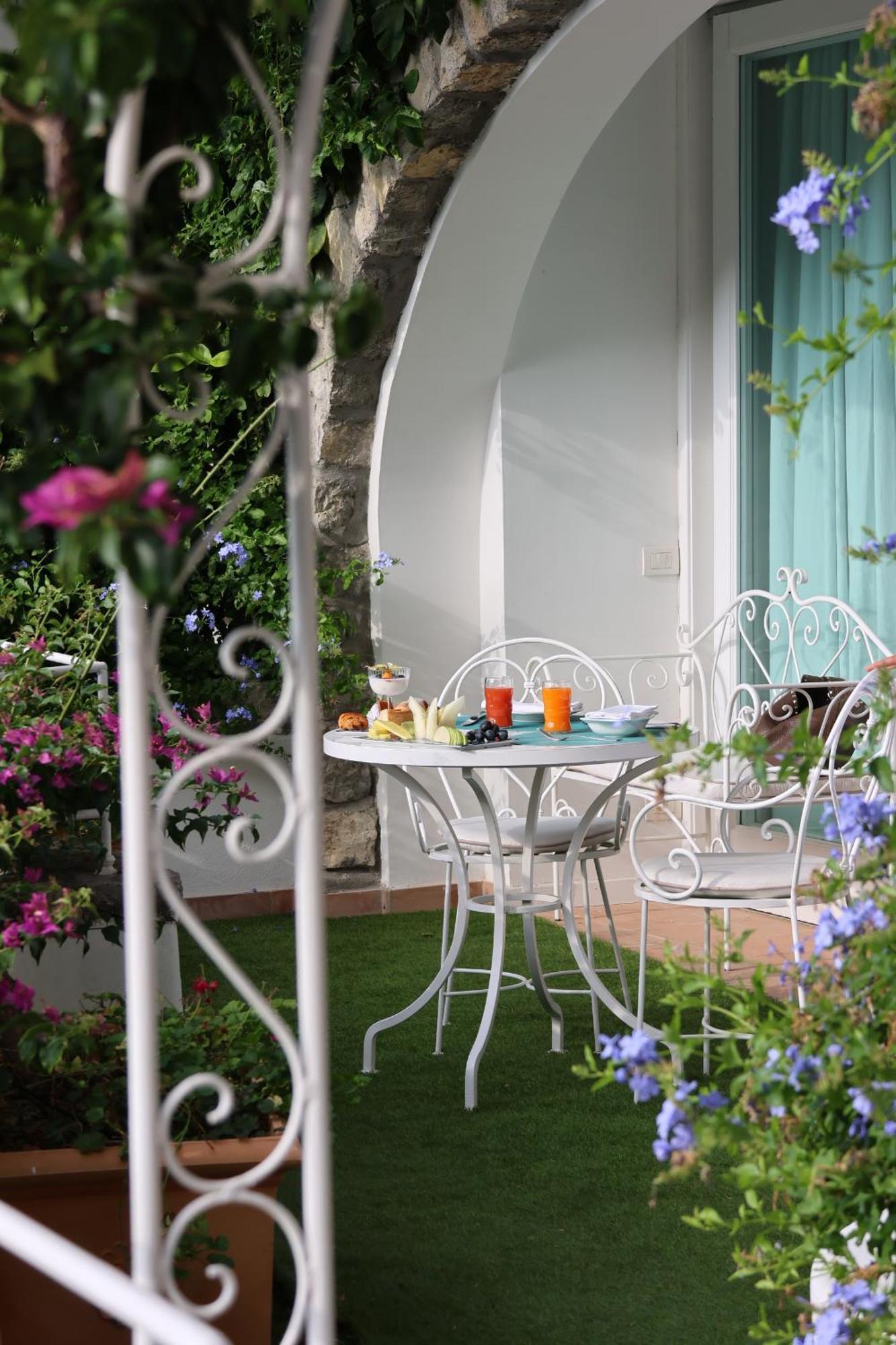Hotel Piccolo Sant'Andrea Praiano Esterno foto